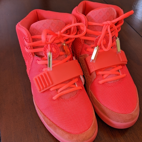 Air Yeezy 2 Red October - Picture 1 of 6